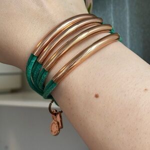Elegant Green and Gold Bracelet